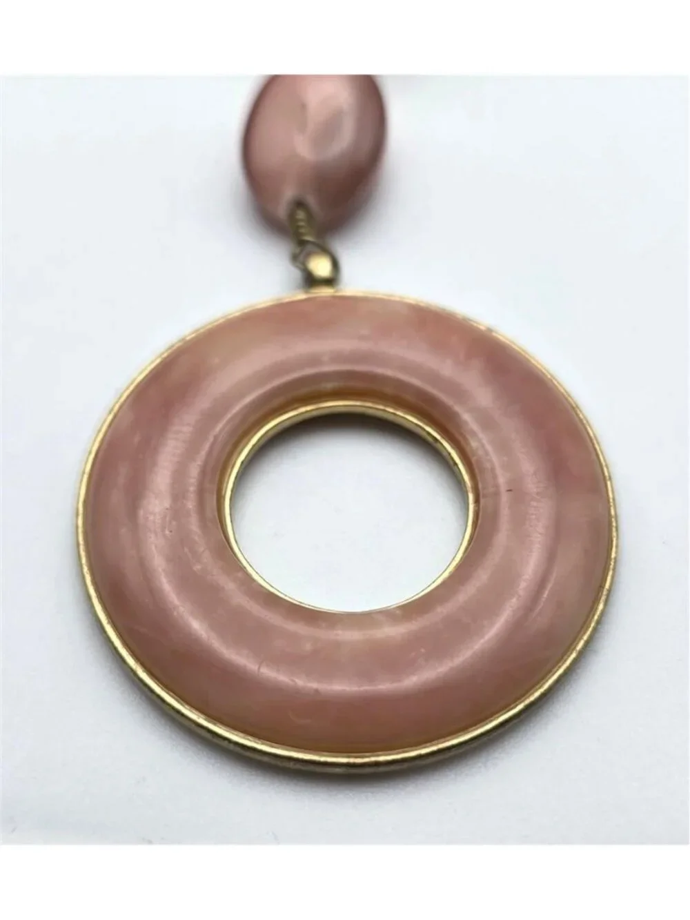 Vintage Monet Pink Glass Cat's Eye Donut Pendant Necklace Gold Tone 26 in